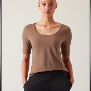 Athleta Outbound scoop neck tee